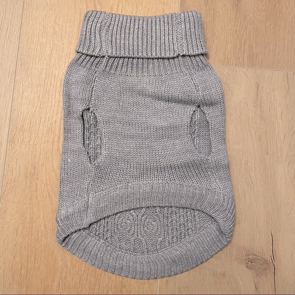 💗 NWOT Gray Turtleneck Sweater - Picture 2 of 2